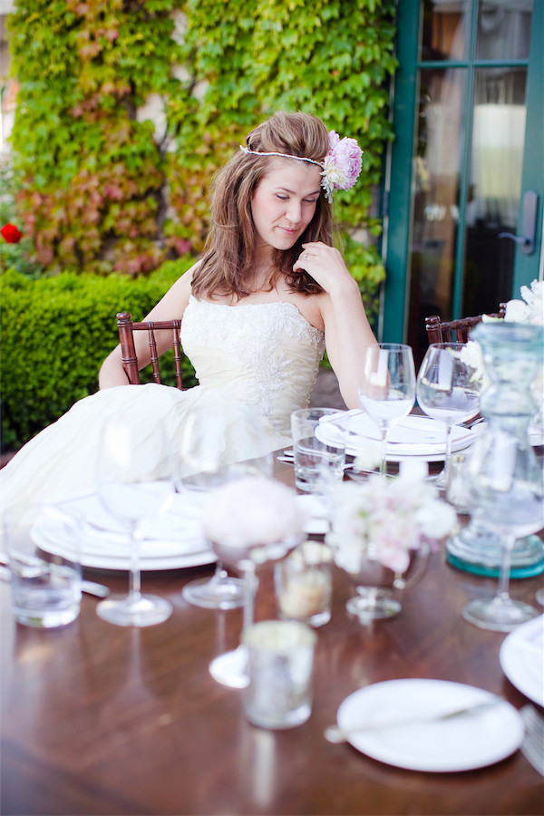 vineyard wedding table setting | photo by Erika Nicole