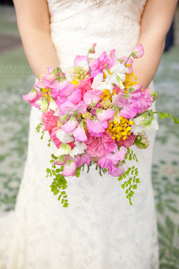 sweet pea bouquet by Anastasia Ehlers | photo by Erika Nicole