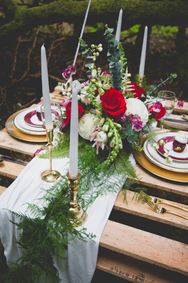 sweetheart table styled by Event Crush | flowers by Anastasia Floral | photo by Cat Dossett